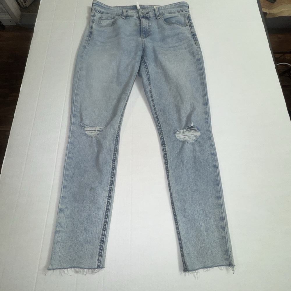 Rag & Bone Women's Skinnyโ Jeans Size 28 Distressed Knees Light Wash Raw Hem